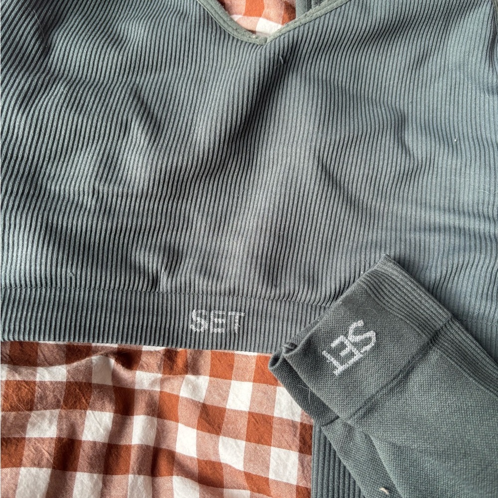 SET ACTIVE Gray-Green Activewear Set - Picture 3 of 5